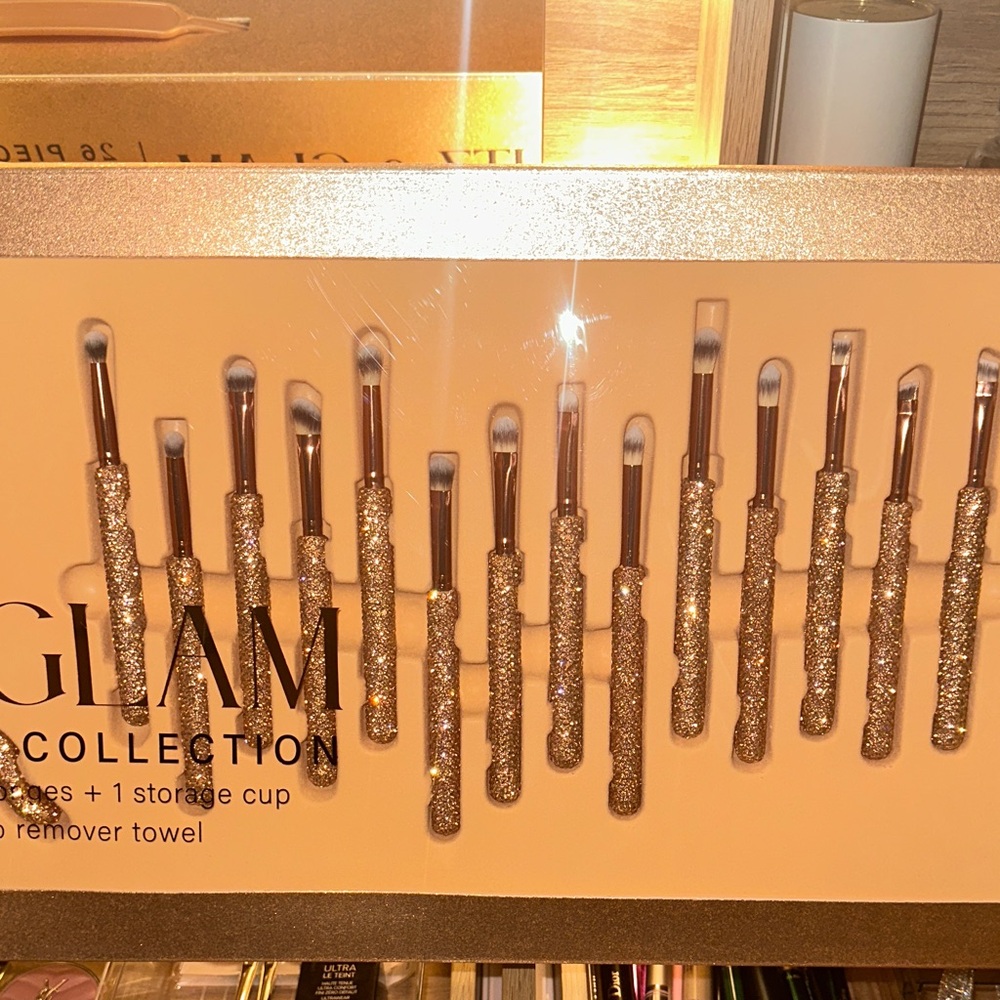💎Glitz & Glam 26 piece bling Makeup Brush Set - Picture 3 of 7